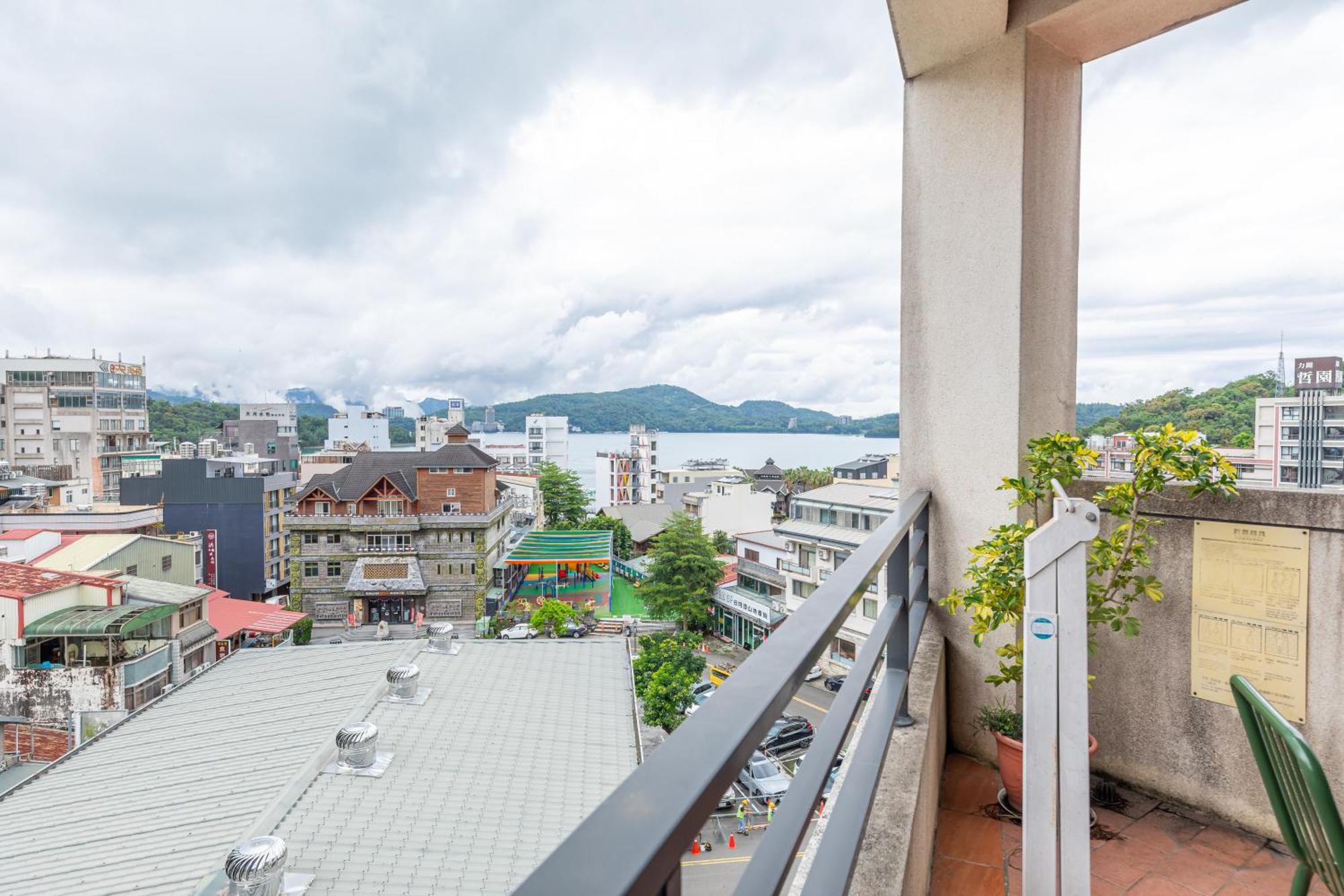 Sun Moon Lake Itathao Vacation Inn With Elevator Yuchi Exterior foto